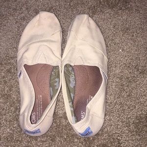TOMS ivory